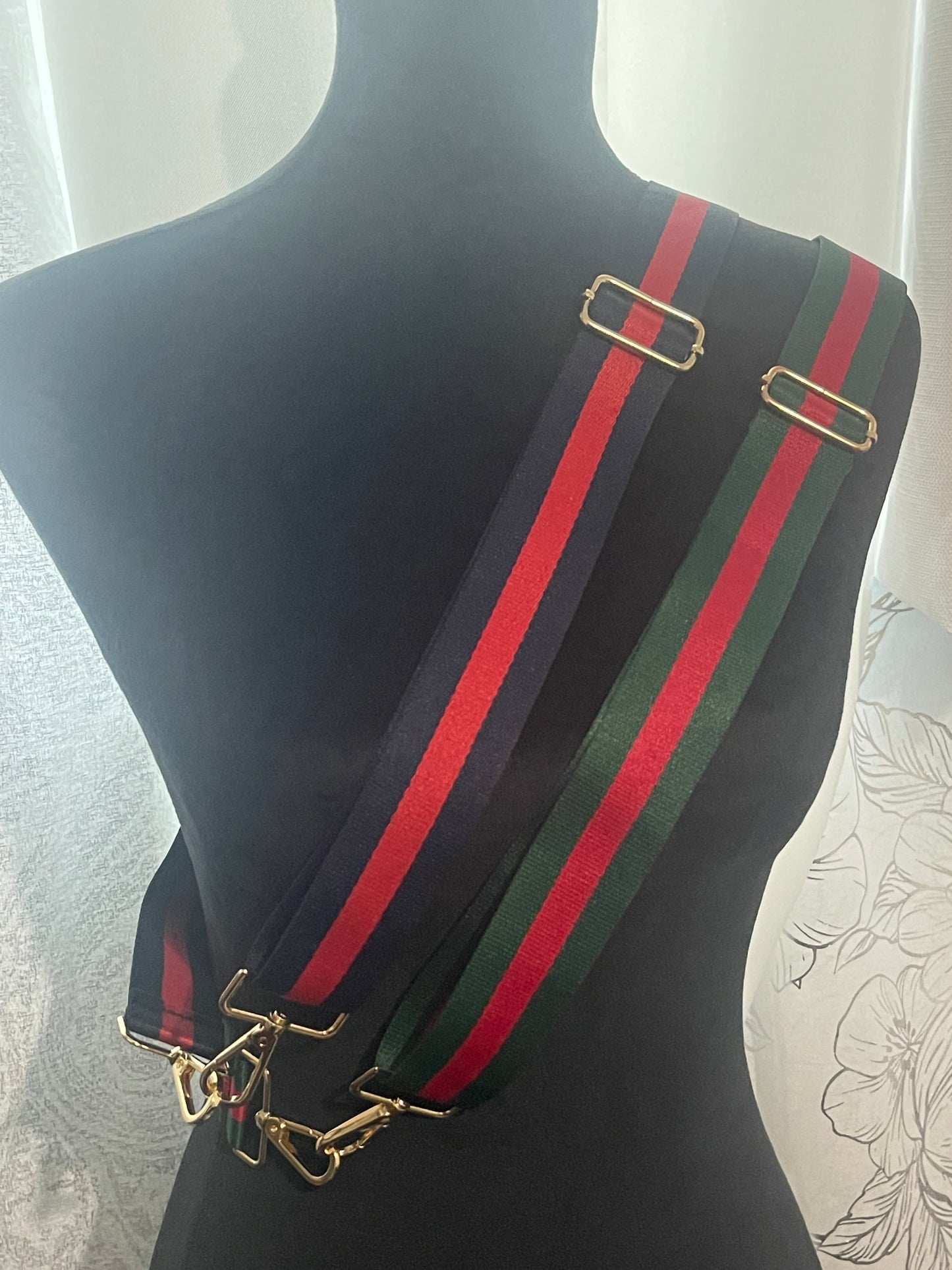 GREEN-RED-GREEN STRIPED FASHION-INSPIRED CROSSBODY PURSE STRAP WITH GOLD-COLOR HARDWARE ... Make A Fashion Statement Replacing Your Current Purse Strap With THIS!!  It's A Great Gift Idea & Don't Forget Stocking Stuffers!! 🤍💞🤍

🤍💞🤍 IN STOCK!!