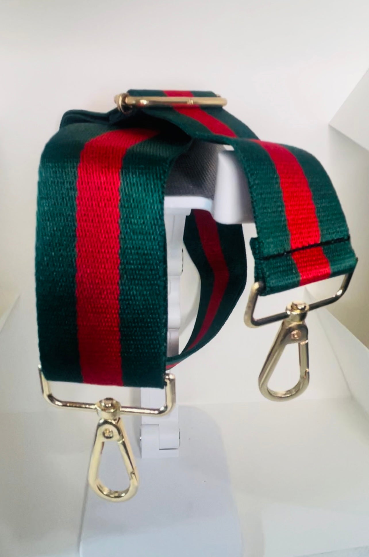 GREEN-RED-GREEN STRIPED FASHION-INSPIRED CROSSBODY PURSE STRAP WITH GOLD-COLOR HARDWARE ... Make A Fashion Statement Replacing Your Current Purse Strap With THIS!!  It's A Great Gift Idea & Don't Forget Stocking Stuffers!! 🤍💞🤍

🤍💞🤍 IN STOCK!!