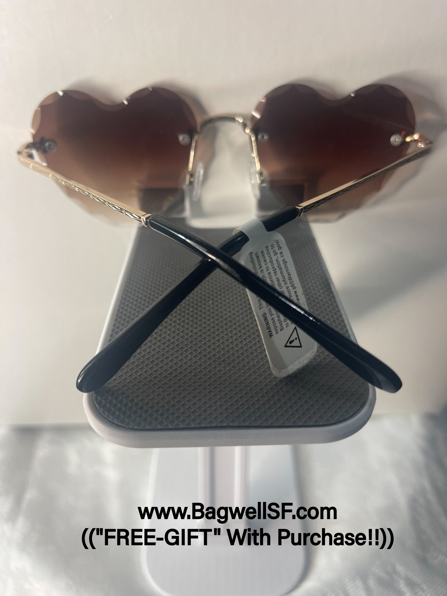 GOLDEN-BROWN DIAMOND-CUT STYLE RIM EDGES HEART-SHAPED SUNGLASSES